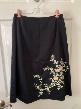 Harold's NWT Vintage Black A-Line Skirt with Floral Embroidery, size 4